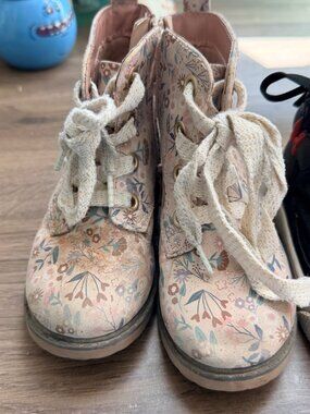 Cat & Jacket Pink Floral Boots sz 8 Toddler